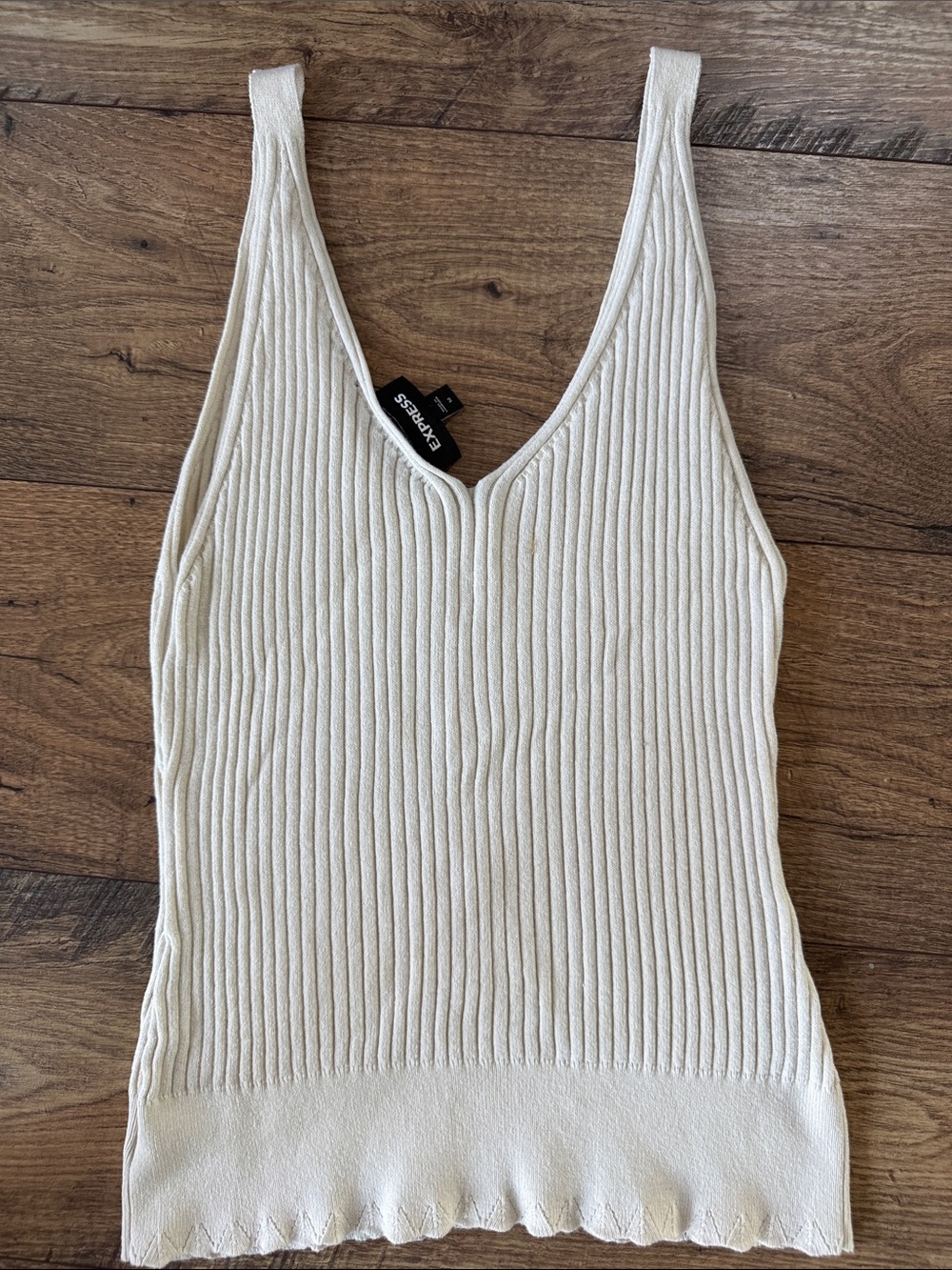 Express Off-White Ribbed Button-Front Camisole - Picture 7 of 7